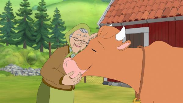 Petterssons Nachbarin Beda Anderson liebt ihre Kuh - auch wenn die immer wieder einmal wegläuft und woanders ihr Futter sucht. Besonders gern macht sie das auf dem Hof von Findus und Pettersson. | Rechte: ZDF/Edel SE