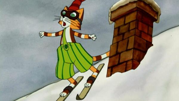 Findus auf Skiern. Er fährt ein schneebedecktes Dach runter. | Rechte: ZDF