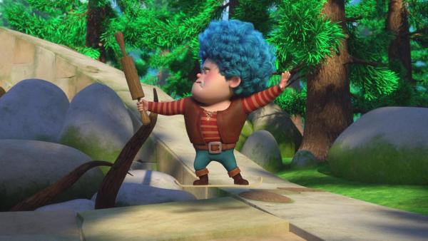 Luzio steht im Wald und hat ein Nudelholz anstelle eines Schwertes in der Hand. Er steht in eleganter Abwehrhaltung da. | Rechte:  © 2021 - Method Animation - Palomar - ZDF - ZDF Enterprises
