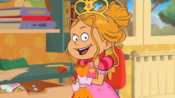 Marine findet sich in ihrem Prinzessinnenkleid am schönsten. Trotz Zahnlücke. | Rechte: NDR/Bamboo Production/Samka Productions