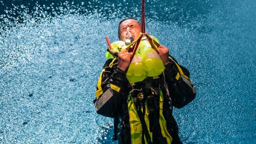 PUR+ Offshore Rettung! Eric trainiert für den Notfall auf dem Meer