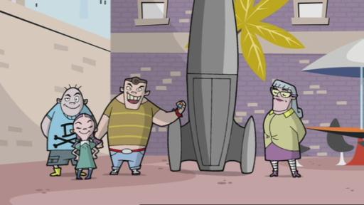 43. Zwei Raketen sind eine zu viel | Rechte: KIKA Die Rakete steht in einem Hof.