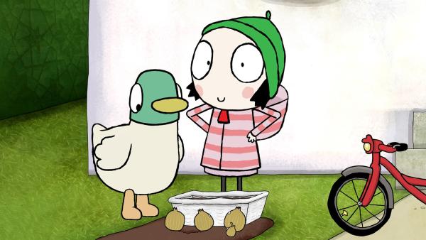Sarah und Duck wollen die Schalotten mit nach draußen nehmen. | Rechte: NDR/A Karrot Entertainment for BBC/BBC Worldwide