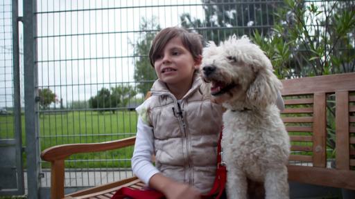 Clara und Pudel Curly.