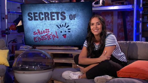 Moderatorin Jess ist fest entschlossen, spannende Secrets aus den Einstein-Stars herauszuquetschen. | Rechte: mdr/MCS