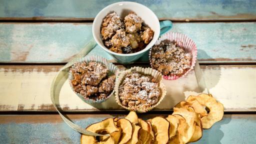 Heute backen Fernsehkoch und Moderator Alexander Kumptner und die Koch-Kids unter anderem Apfel-Ringe und Apfel-Streusel-Törtchen.