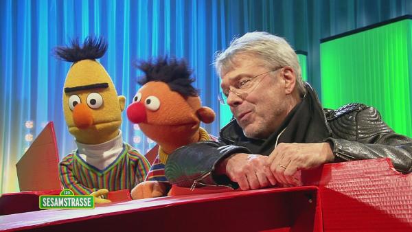 Ernie und Bert und Reinhard Mey | Rechte: KiKA