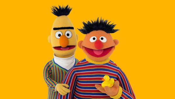 Ernie (r.) und Bert (l.) | Rechte: NDR/Sesame Workshop Foto: Thorsten Jander