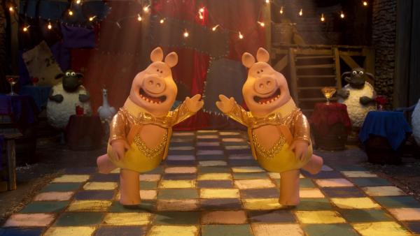 Die Schweine wollen den Tanzpokal um jeden Preis gewinnen und kämpfen wie immer mit unfairen Tricks. | Rechte: WDR/BBC/Animation Ltd