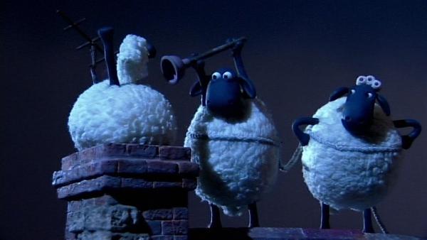Was machen drei Schafe nachts auf einem Dach? Sie wollen Timmy retten. | Rechte: WDR/Aardman Animation Ltd./BBC
