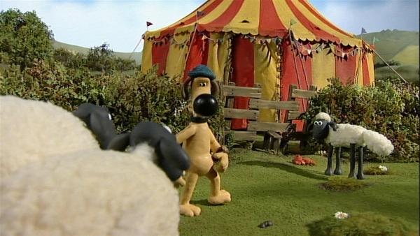 Beim Nachbarn hat ein Zirkus sein Zelt aufgestellt. Was wird da wohl alles passieren? | Rechte: WDR/Aardman Animation Ltd./BBC