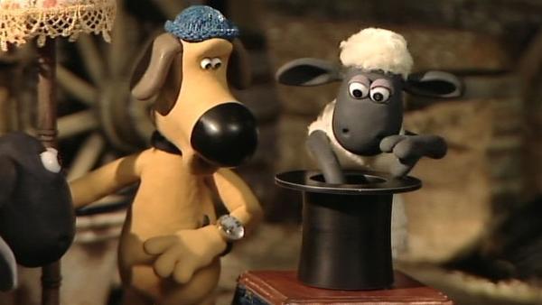 Ein magischer Hut? Hoffentlich ziehen Shaun und Bitzer nur Gutes aus dem Zylinder! | Rechte: WDR/Aardman Animation Ltd./BBC