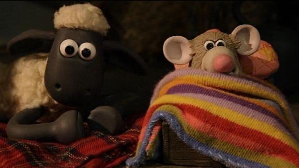 Neue Freunde! Shaun hat ein Auge auf die kleine Maus – auch in der Nacht. | Rechte: WDR/Aardman Animation Ltd./BBC