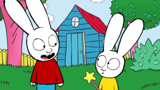 Der Spielzeugbaum | Rechte: © GO-N Productions 2016 Simon und Franz stehen gemeinsam im Garten. Simon blickt erfreut zu Franz. Franz, der einen Sternen-Zauberstab in der Hand hält, schaut fragend zu Simon. Im Hintergrund steht ein Gartenhaus.