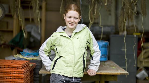 Bis vor ein paar Monaten hat die 11jährige Leontien mitten in Dublin gelebt, dann ist sie mit ihren Eltern nach Cloughjordan gezogen, in ein kleines Ökodorf weit weg auf dem Land. | Rechte: ZDF/EBU/RTE/Conor Buckley
