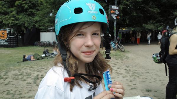 Luzie (11 Jahre) hat sehr viele Hobbies, doch BMX ist ihre große Leidenschaft. | Rechte: ZDF/Turner Broadcasting System