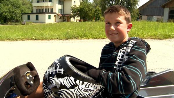 Der elfjährige Dominik aus der Schweiz ist leidenschaftlicher Seifenkistenfahrer. | Rechte: ZDF/Ilona Stämpfli