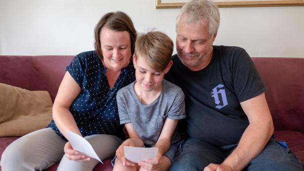Heute wollen es ihm seine Eltern sagen: Adrians Wunsch wird wahr! Er wird eine Niere bekommen. | Rechte: ZDF/Florian Lippke