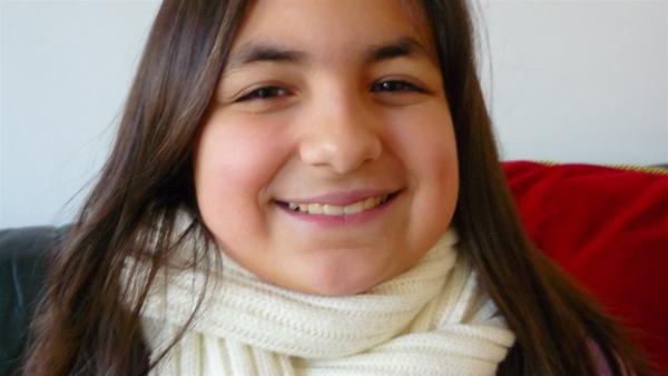 Pamela (9 Jahre) ist ein fröhliches und temperamentvolles Mädchen, ihre Eltern stammen aus Italien. Sie ist die Dolmetscherin der Familie, denn als einzige spricht sie Deutsch – das ist für die 9-Jährige nicht immer leicht. | Rechte: ZDF/EBU
