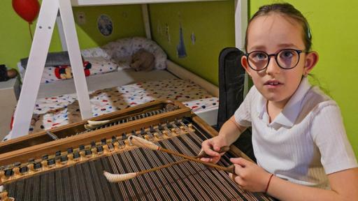stark! - Teaser - MT25 - Mimi - Mein Instrument heißt Cimbalom | Rechte: ZDF stark! - Mimi - Mein Instrument heißt Cimbalom