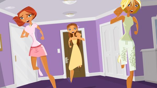 Die Freundinnen Emma, Lo und Fin flüchten vor einem weiblichen Hotelgast. Hätten sie sich von ihr doch nicht heimlich Kleider ausgeliehen! | Rechte: KiKA/Fresh TV/Cake Entertainment