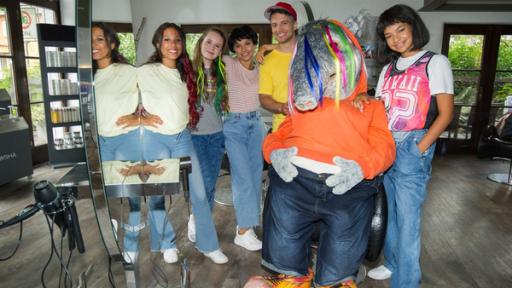 TanzTapir mit den TanzAlarm-Kids bei „Starfriseur Simon sagt“