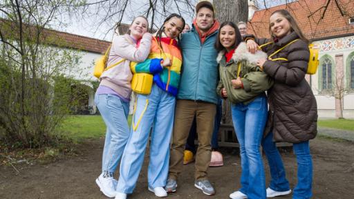 Die TanzAlarm-Kids sind mit Simon sagt unterwegs.