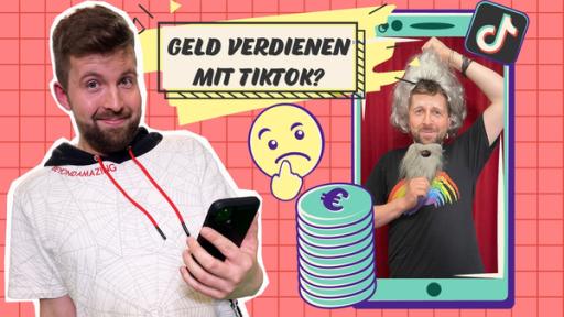 Auf der linken Seite steht Tim mit einem Handy in der Hand. Auf der rechten Seite ist Tim als Opa auf einem Handybildschirm zu sehen. Zwischen beiden Tims ist ein Textfeld mit der Frage: Geld verdienen mit TikTok?