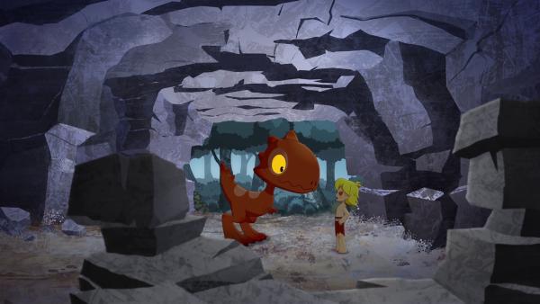 Tumtum will seinen Freund Tib beschützen und bringt ihn zur Sicherheit in eine Höhle im Wald.  | Rechte: KiKA/hr/TF1/GO-N Productions
