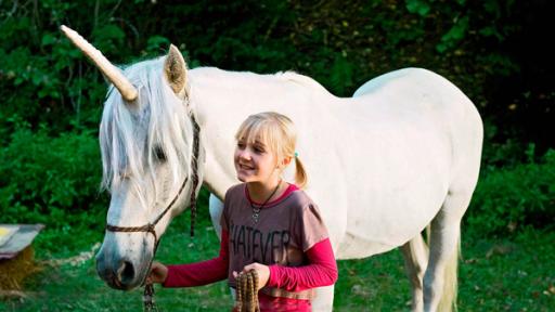 Nelly mit einem Einhorn