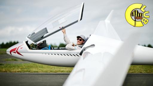 Abenteuer Segelflug mit Stefan Langer | Rechte: Christian Horn Stefan Langer vor seinem Segelflugzeug