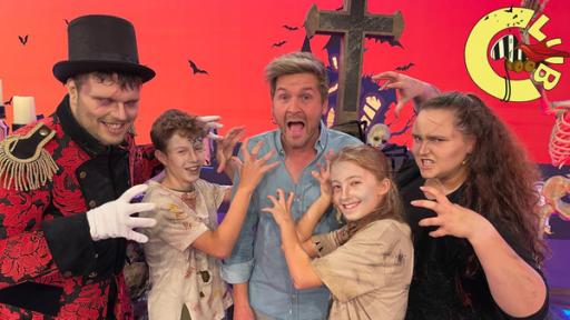 Johannes und die Reporterkids Janne und Emilia mit zwei Profi-Erschreckern | Rechte: SWR Johannes und die Reporterkids Janne und Emilia mit zwei Profi-Erschreckern