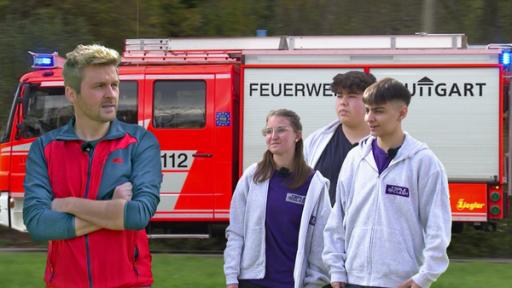 Elisabeth, Hamza und Malek gegen Johannes bei der Stuttgarter Feuerwehr