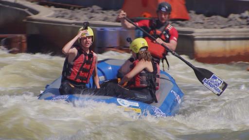 Folge 5: Alex und Franzi beim Dreh der Wildwasser-Challenge (Quelle: DOKfilm)