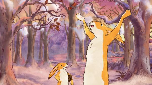 Die beiden braunen Hasen freuen sich über die weiße Wunderwelt. | Rechte: KiKA/SLR Productions Australia Pty.Ltd./Scrawl Studios Pte Ltd./hr/ARD