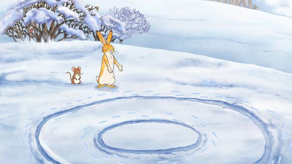 Der kleine Hase und die kleine Feldmaus spielen im frischen Schnee. | Rechte: KiKA/SLR Productions Australia Pty.Ltd./Scrawl Studios Pte Ltd./hr/ARD