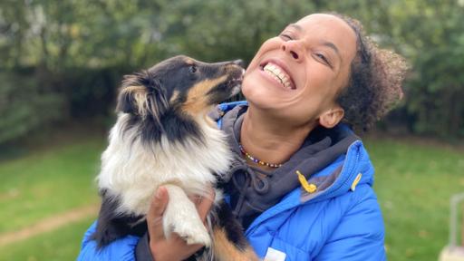 Sheltie | Pia samt "Sheltie" - die liebevolle Abkürzung steht für Shetland Sheepdog. Die Hütehunde kommen ursprünglich von den Shetlandinseln.