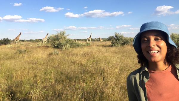 In Namibia kommt Pia Giraffen ganz nah. Die eleganten Riesen sind die Größten in der Savanne.