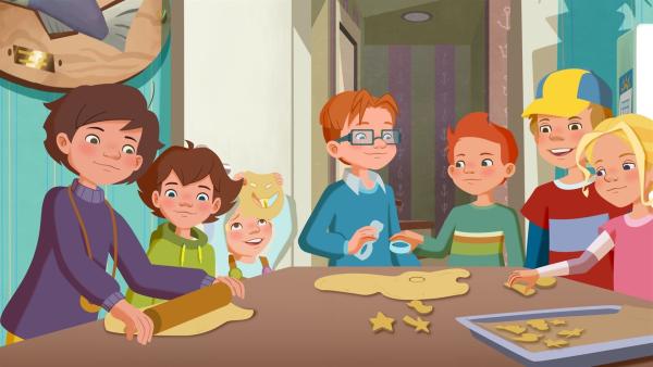 Die Kinder haben viel Spaß beim Keksebacken. | Rechte: ZDF/WunderWerk