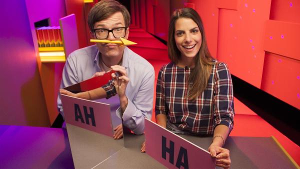 Das ist wohl ein echtes "Ah ha!"-Erlebnis für Ralph und Clarissa. | Rechte: WDR/Thorsten Schneider