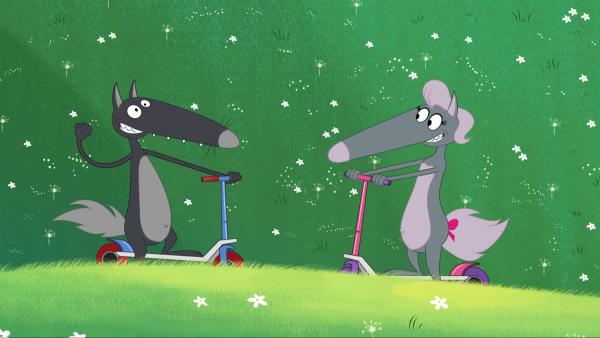 Wolf und Wolfine wollen ein Rollerwettrennen machen. | Rechte: KiKA/Samka Productions