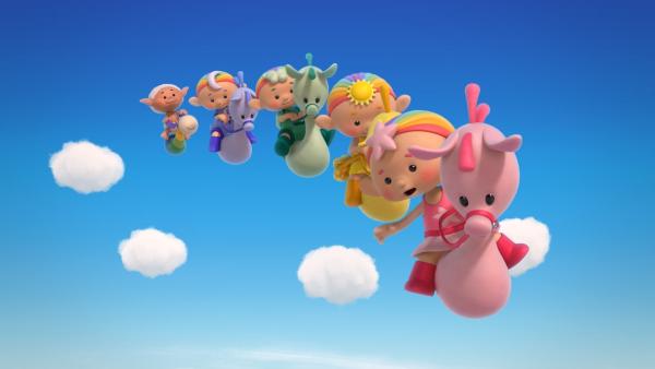 Die Wolkenkinder reiten auf ihren Wolkenponys. Bobo folgt ihnen auf seinem Esel Flippo. | Rechte: KiKA/Hoho Entertainment