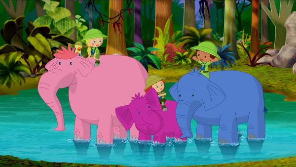 Während ihres Dschungelabenteuers reiten Zoé, Finn, Tanja und sogar QuackQuack auf Elefanten. | Rechte: KiKA/Mike Young Productions