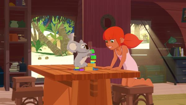 Marina spielt mit ihrem Freund, dem Koala Raoul. Sie möchte genau wie Yann beweisen, dass sie allein auf einer einsamen Insel überleben kann. Sie schmiedet den Plan, mit einem kleinen Boot auf eine winzige Insel zu rudern. | Rechte: ZDF/Media Valley/Marzipan Films/TF1/Gaumont Animation